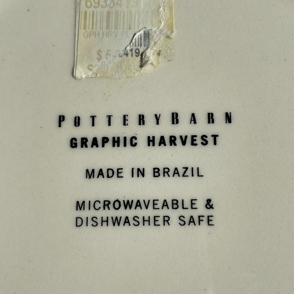 Pottery Barn Graphic Harvest 8.25” Diameter Plates - Set of 2 - Picture 6 of 9